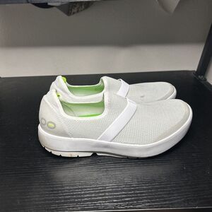 OOFOS OOmg eeZee Low  Mesh Womens Size 9 White Slip On Recovery Shoes